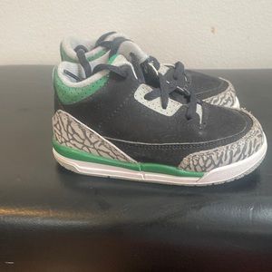 8c Toddler sneaker (can be worn unisex)